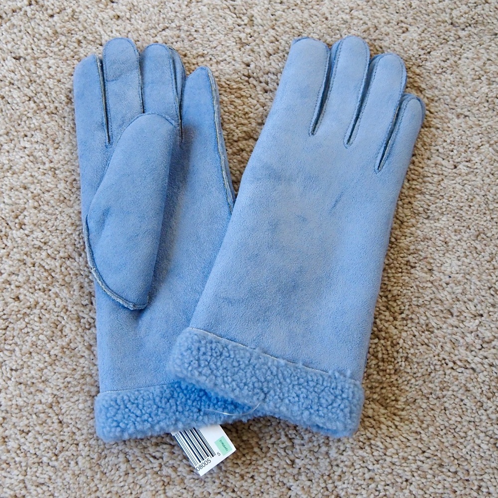 NWT Blue Warm Winter Gloves